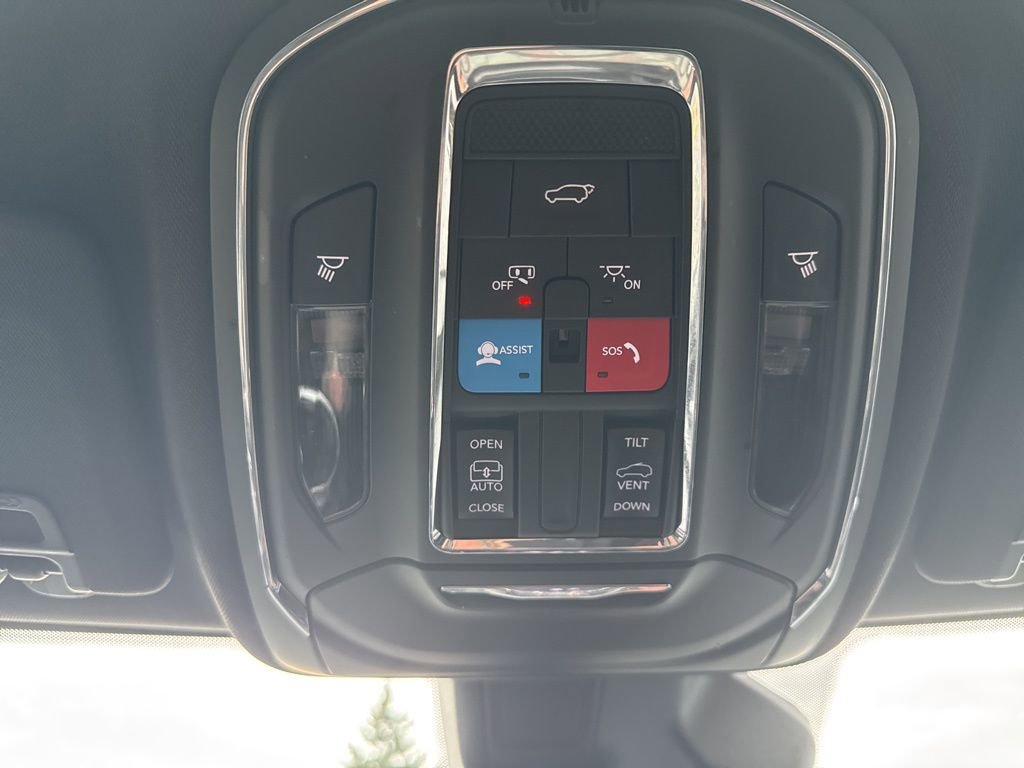 Used 2024 Jeep Grand Cherokee L Altitude image 19