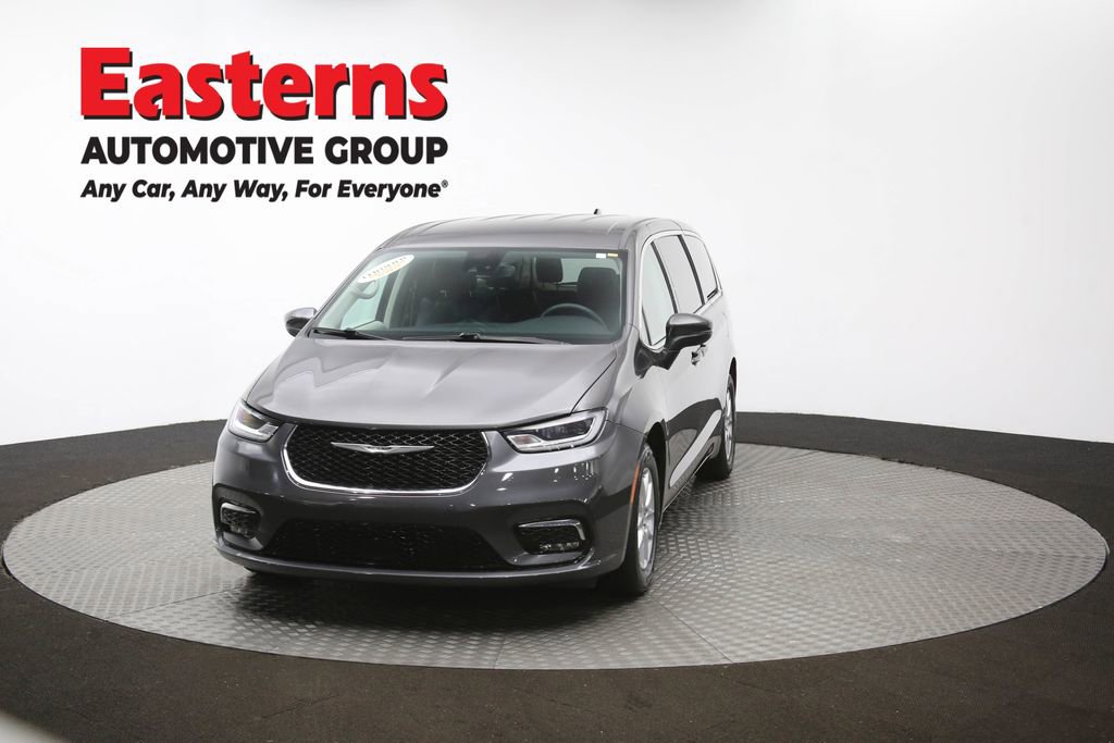 Used 2023 Chrysler Pacifica Touring-L FWD image 56