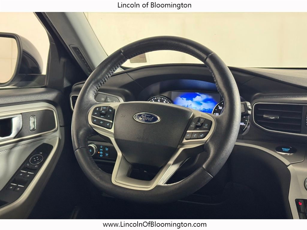 Used 2022 Ford Explorer XLT w/ Equipment Group 202A AWD/4WD image 25