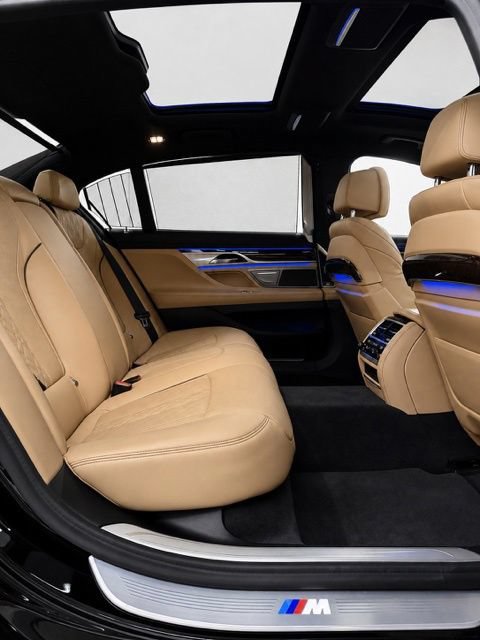 Used 2022 BMW 750i xDrive w/ Executive Package AWD/4WD image 30