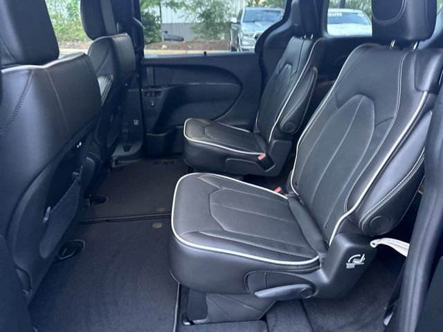 New 2026 Chrysler Pacifica Limited image 18