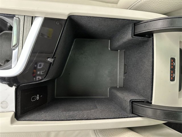 Certified 2023 Volvo XC60 B5 Plus w/ Climate Package image 21