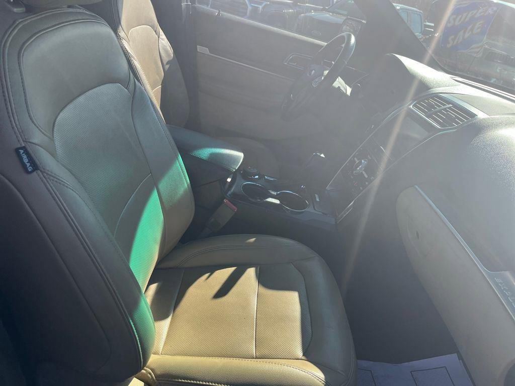 Used 2016 Ford Explorer Limited w/ Equipment Group 303A image 32