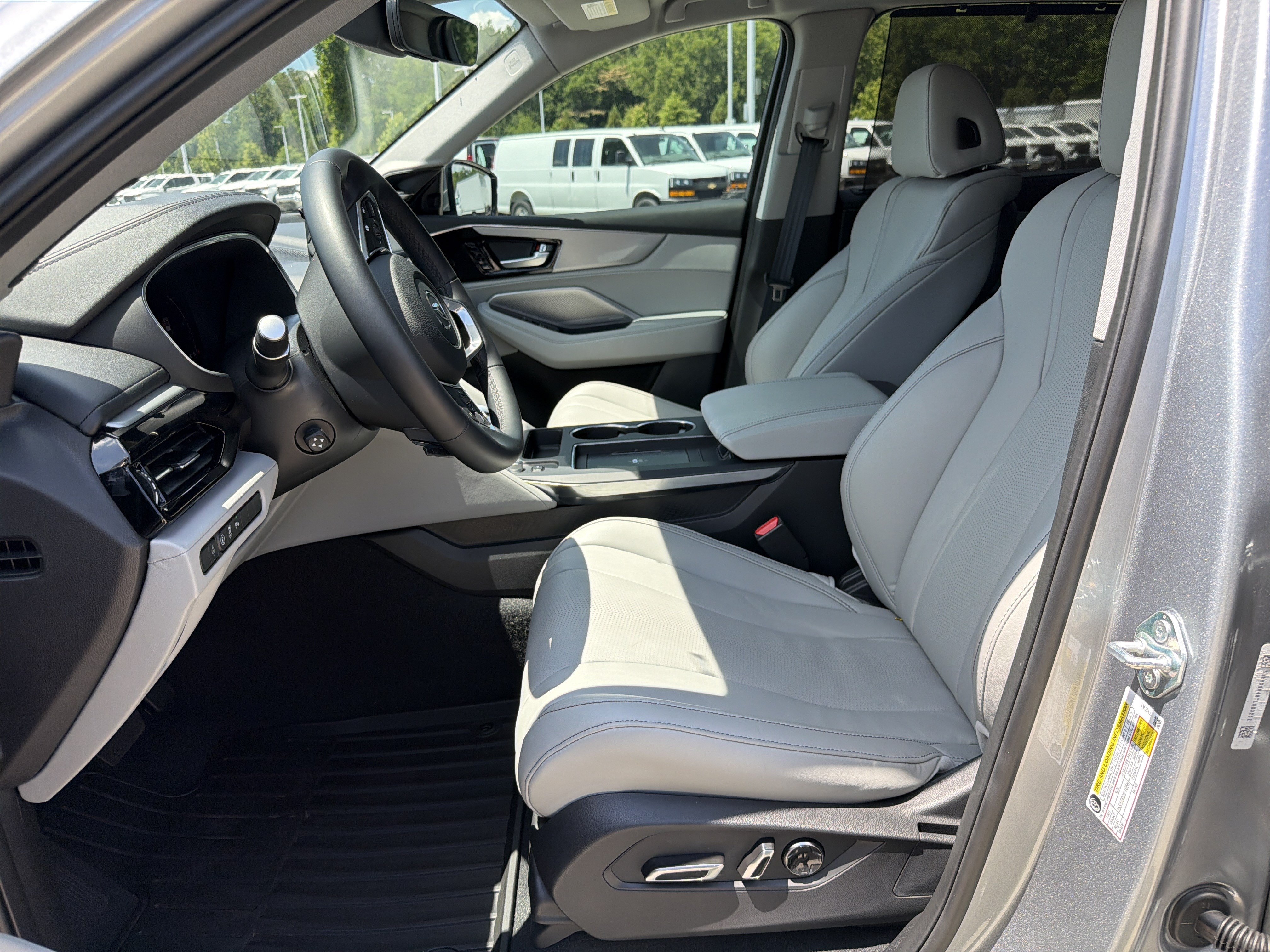 Certified 2026 Acura MDX FWD w/ Technology Package image 16
