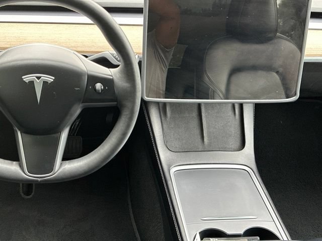 Used 2022 Tesla Model Y Long Range AWD/4WD image 29