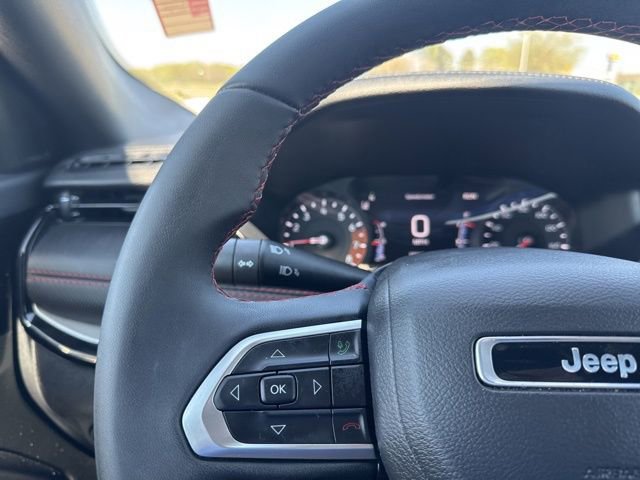 Used 2025 Jeep Compass Trailhawk image 12