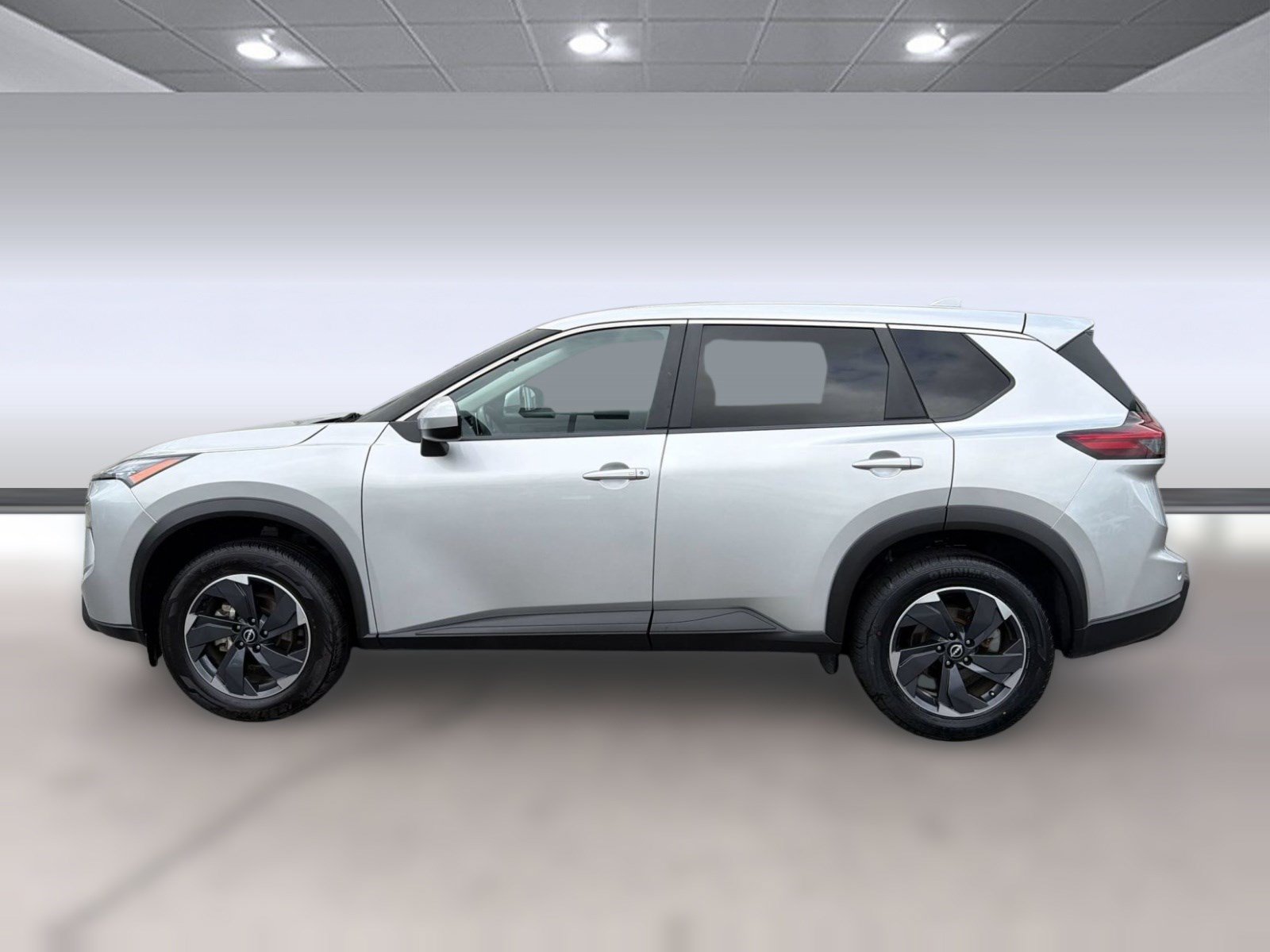 Used 2024 Nissan Rogue SV FWD image 2