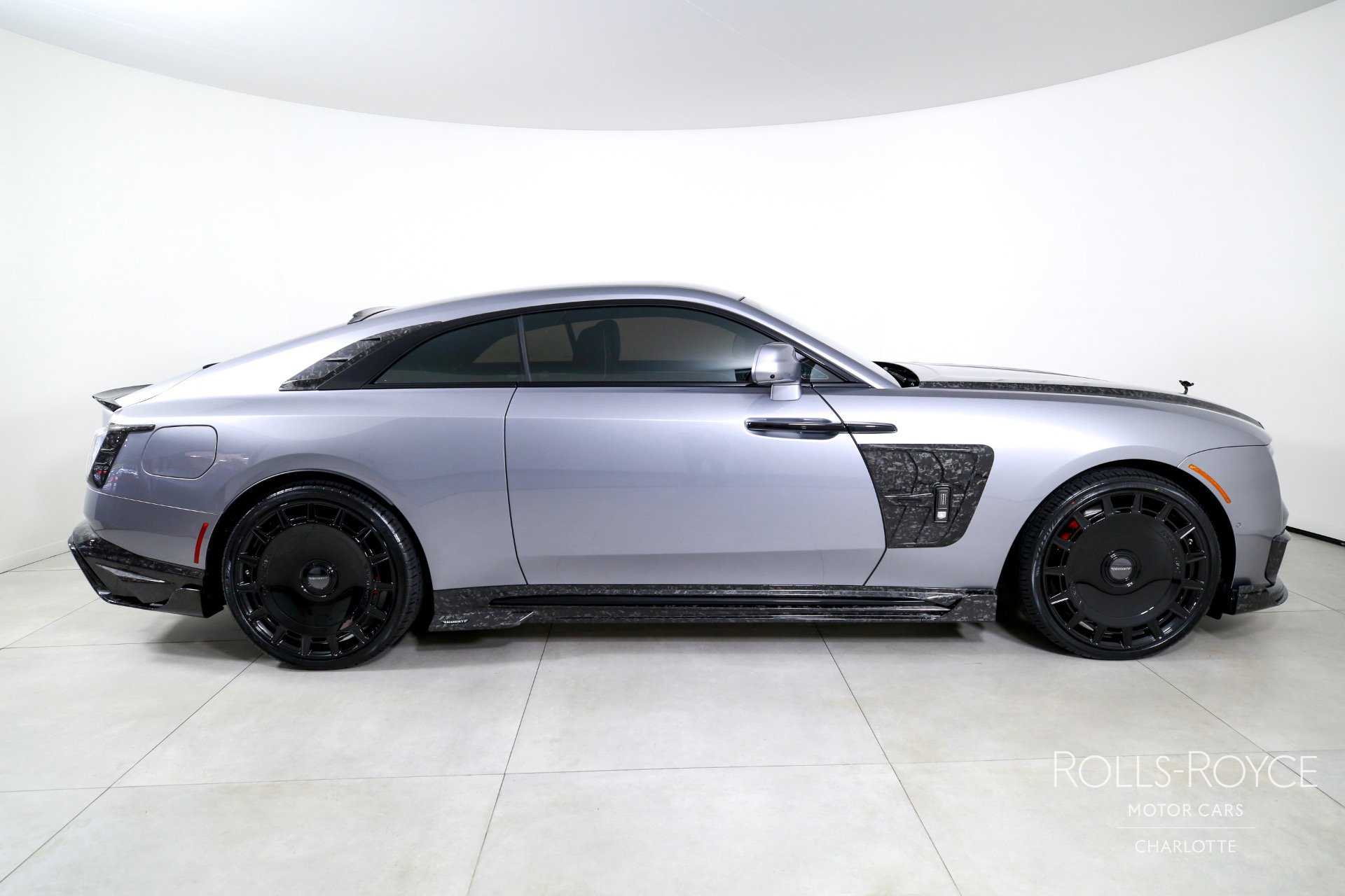Used 2025 Rolls-Royce Spectre Black Badge image 10