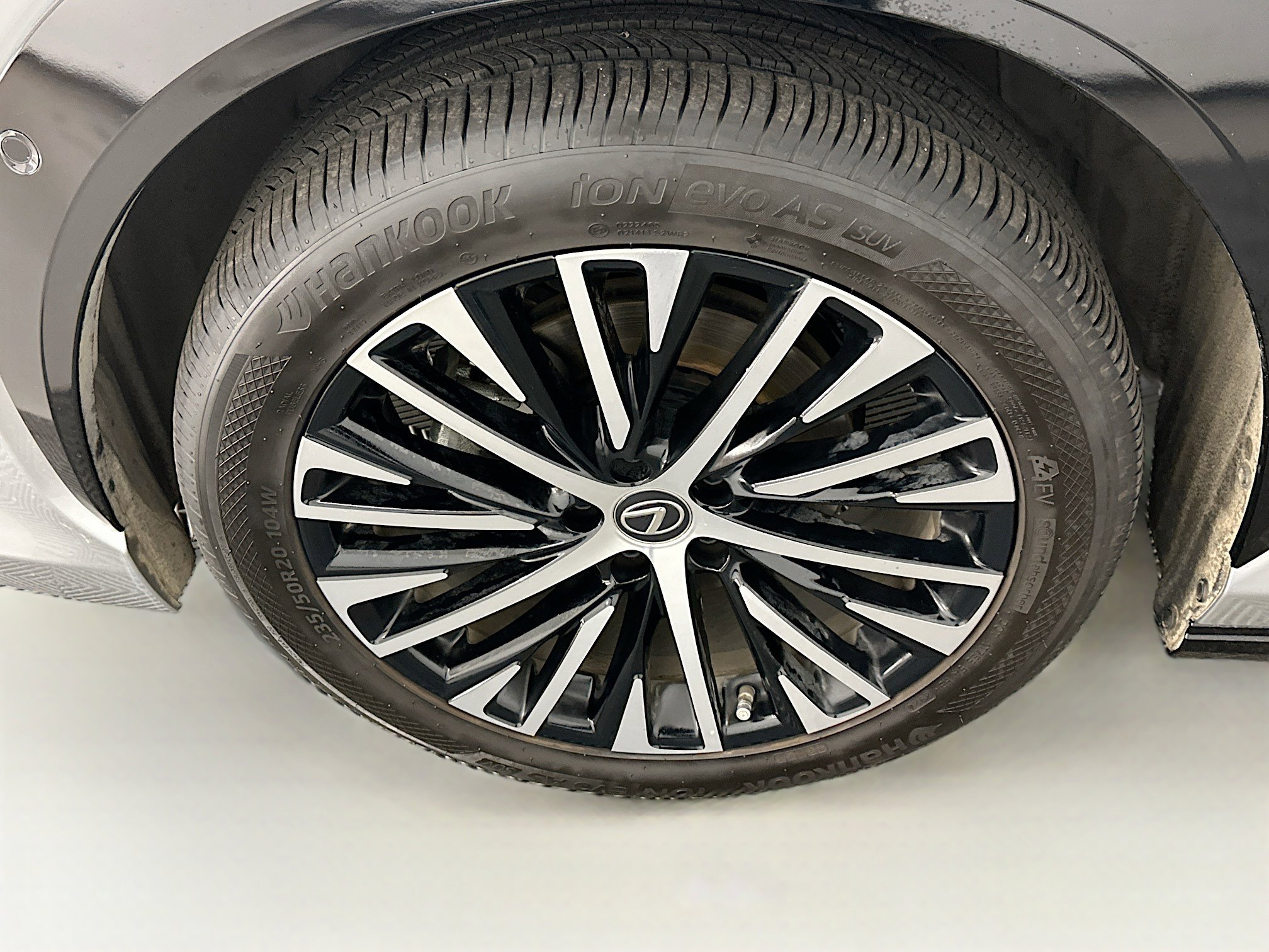 Used 2023 Lexus RZ 450e Premium w/ Accessory Package (Z1) image 11