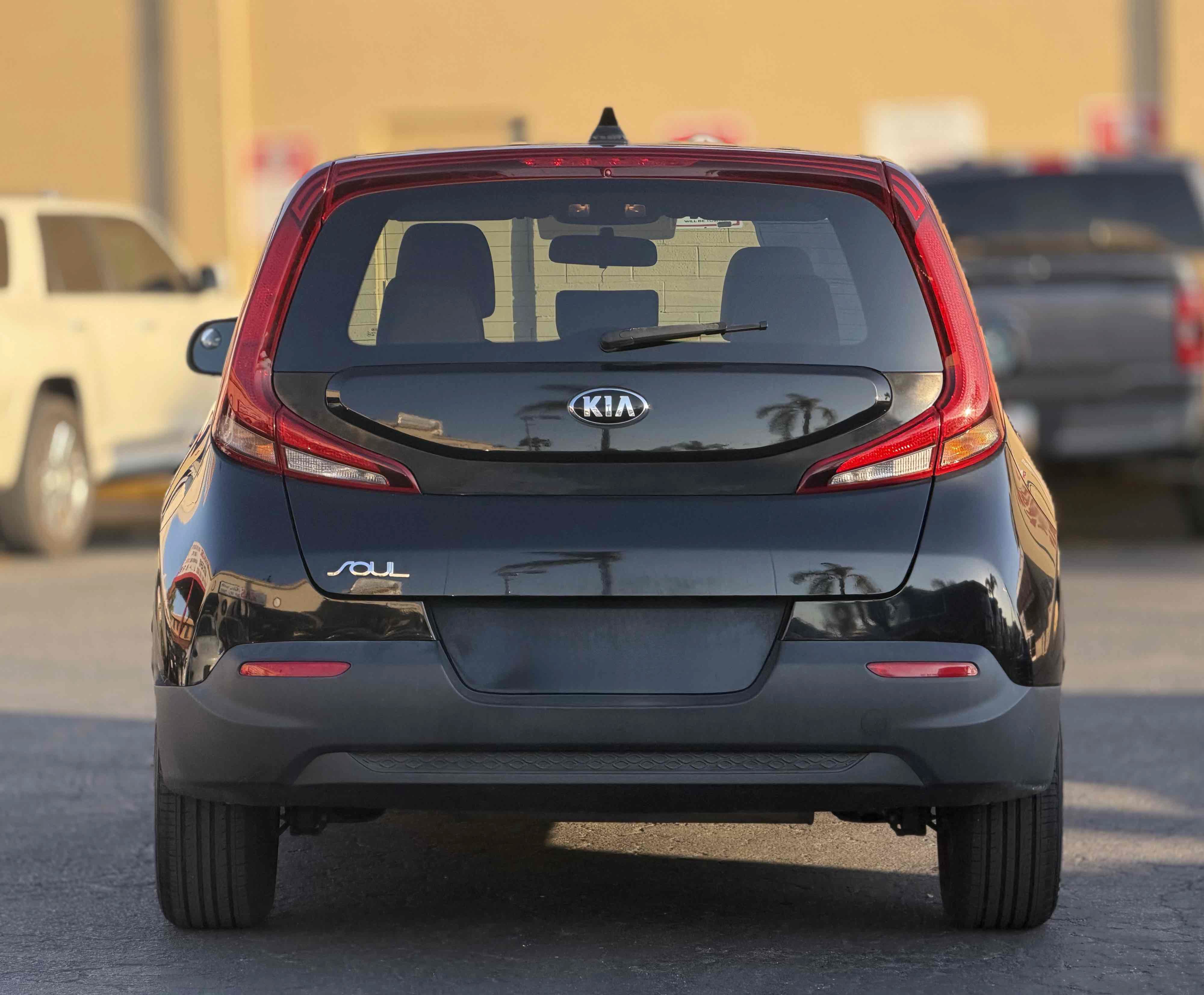 Used 2020 Kia Soul LX FWD image 5