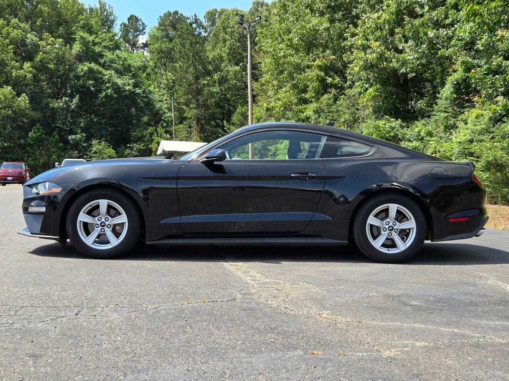 Used 2022 Ford Mustang Coupe RWD image 3