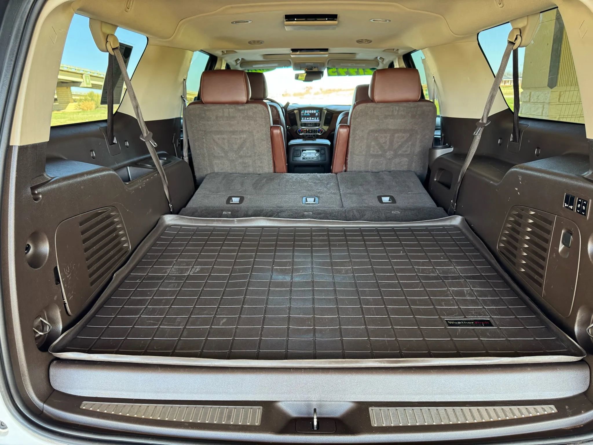 Used 2018 Chevrolet Suburban Premier image 24