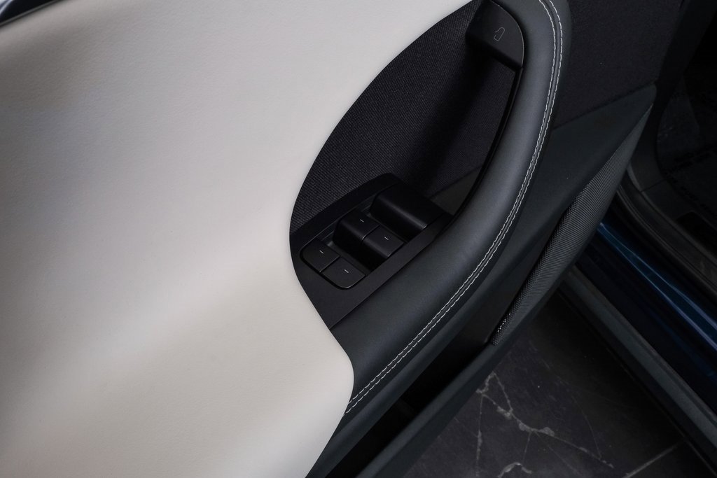 Used 2022 Tesla Model X image 52