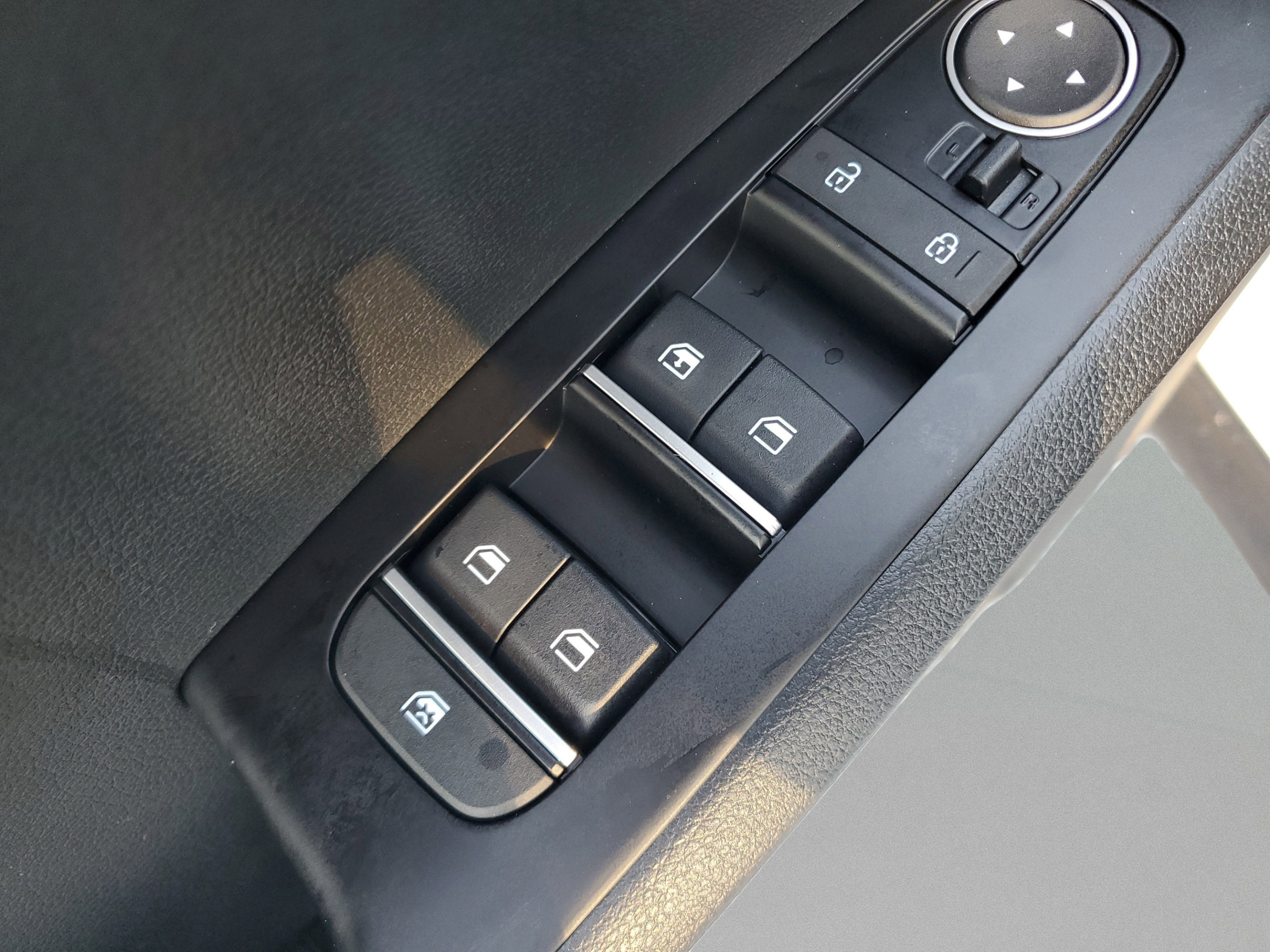 Used 2025 Kia Soul LX FWD image 9