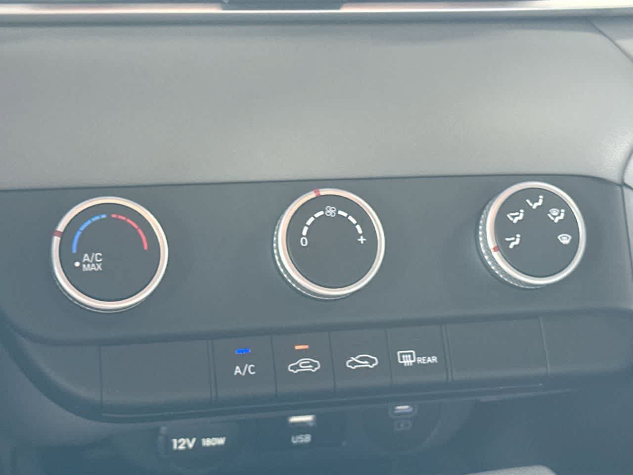Used 2025 Hyundai Elantra SE FWD image 20