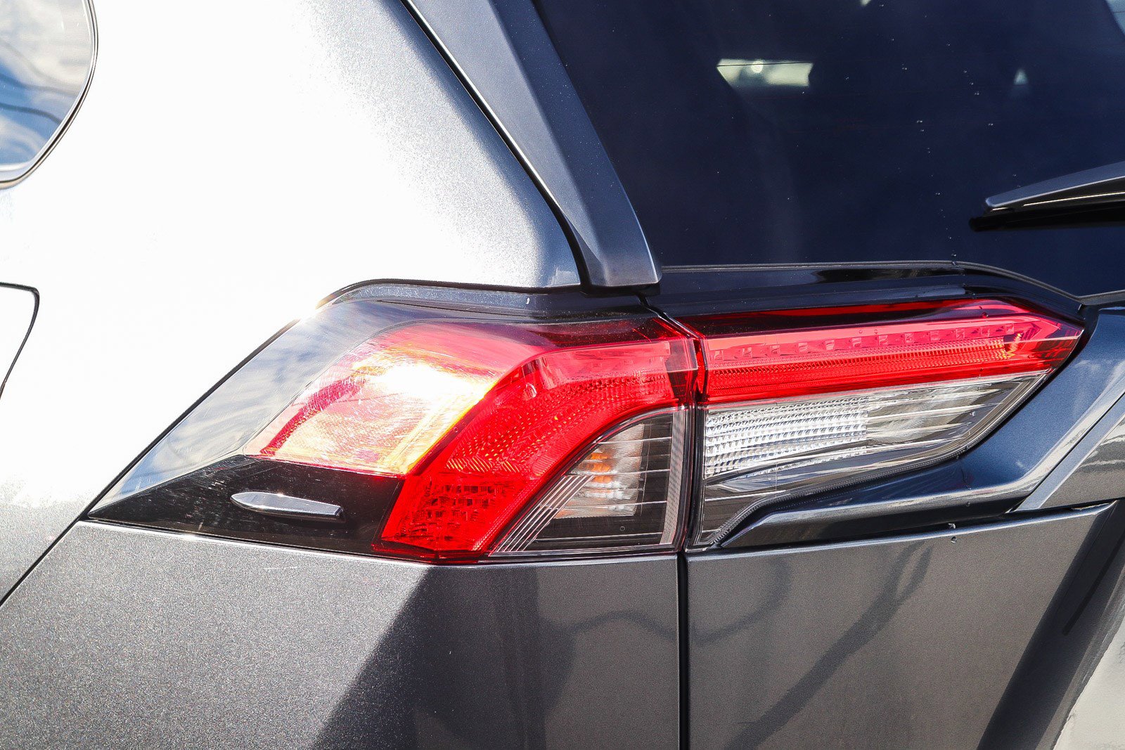 Used 2021 Toyota RAV4 XLE Premium image 10