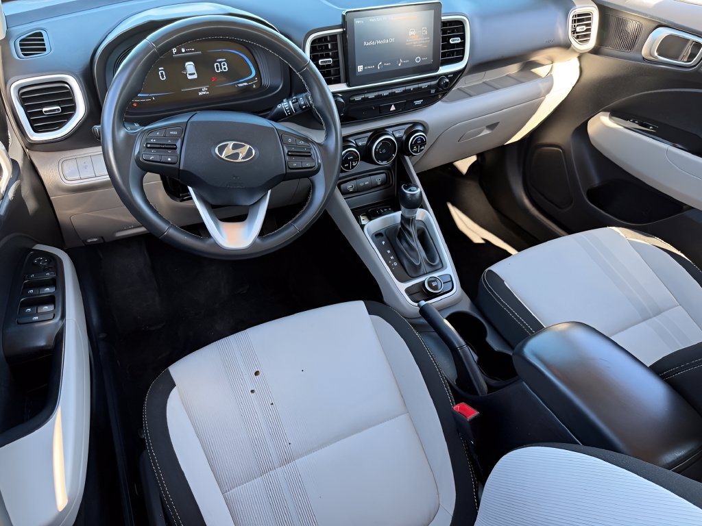 Used 2025 Hyundai Venue SEL FWD image 22