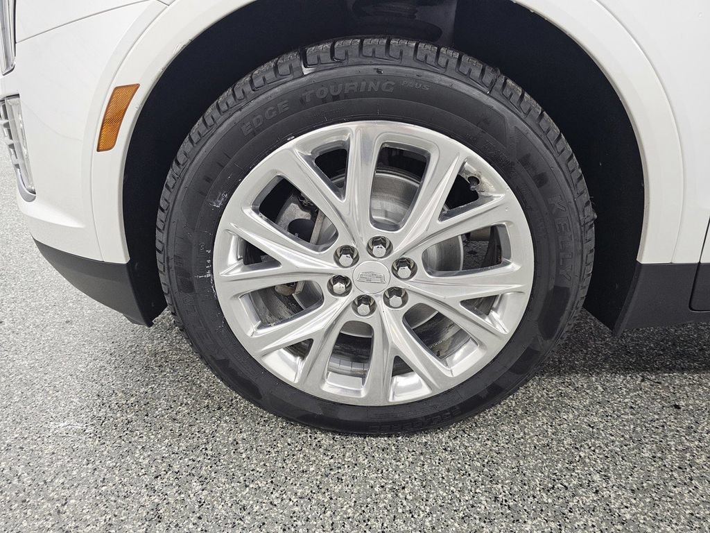 Certified 2017 Cadillac XT5 Premium Luxury w/ Advanced Security Package AWD/4WD image 10