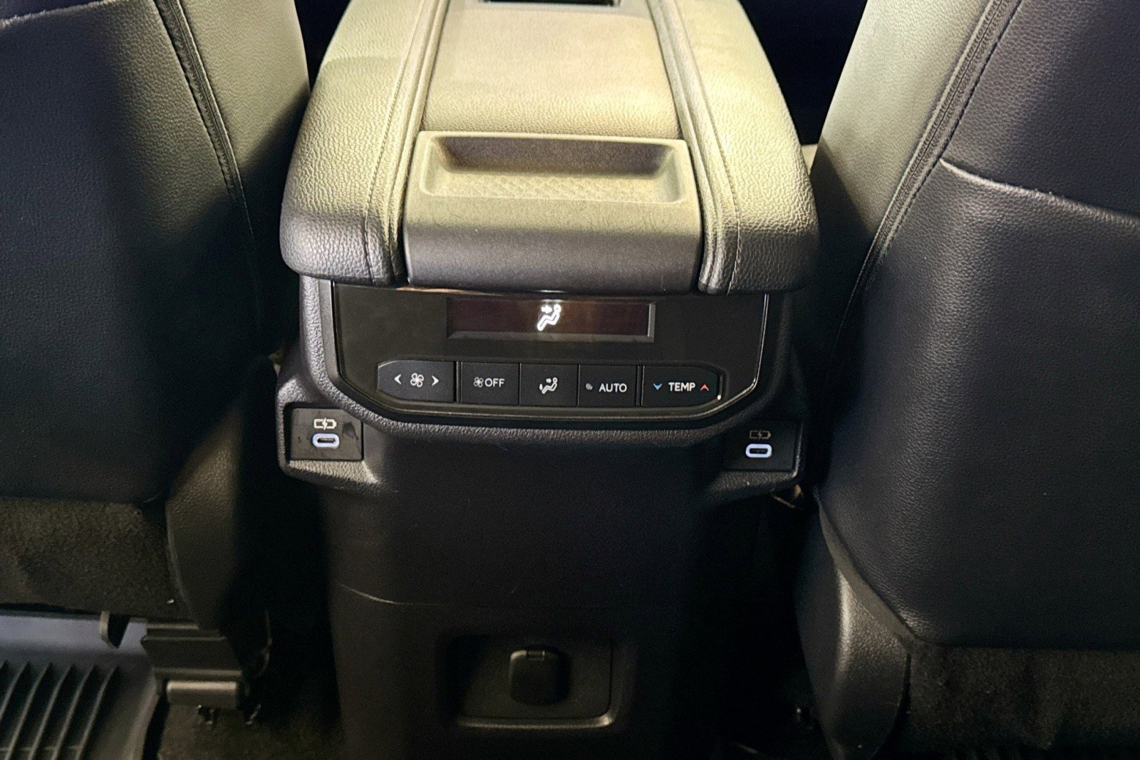 Used 2024 Toyota Grand Highlander AWD Hybrid image 23