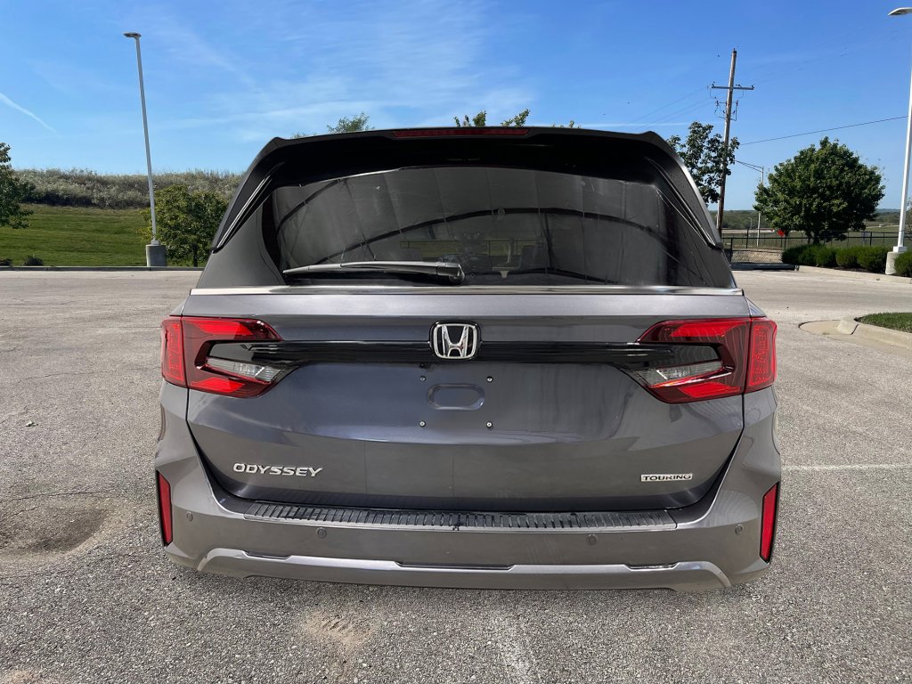 New 2026 Honda Odyssey Touring image 4