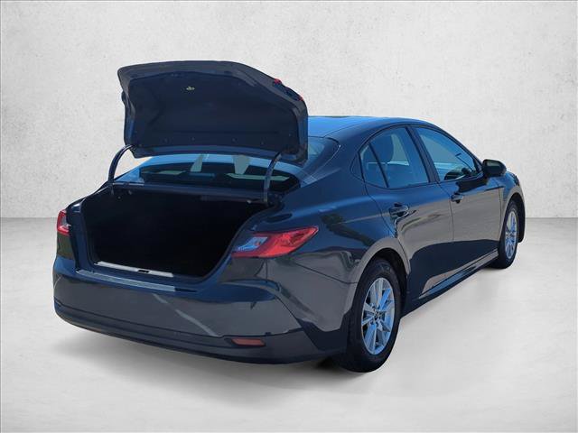 Used 2025 Toyota Camry LE FWD image 8