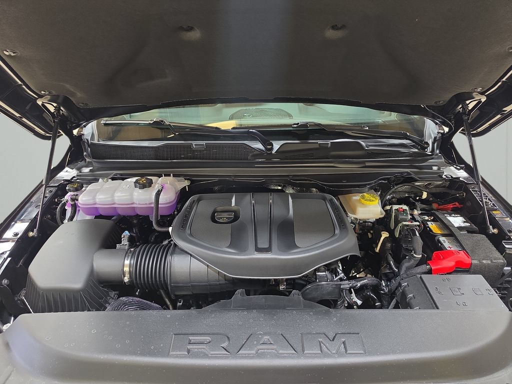 New 2027 RAM 1500 4x4 Crew Cab image 9
