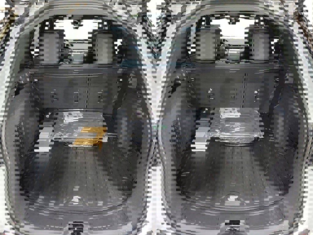 New 2025 Land Rover Discovery Sport Dynamic SE image 28