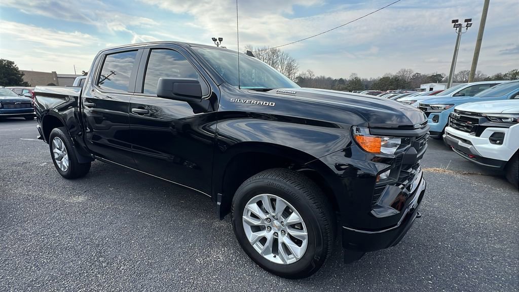 New 2025 Chevrolet Silverado 1500 Custom image 3