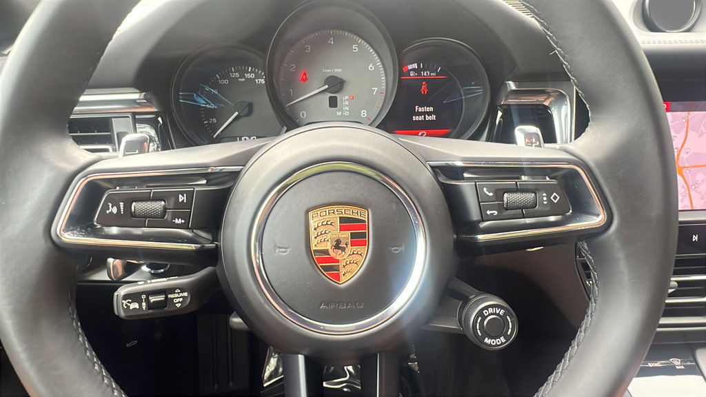Certified 2025 Porsche Macan S AWD/4WD image 32