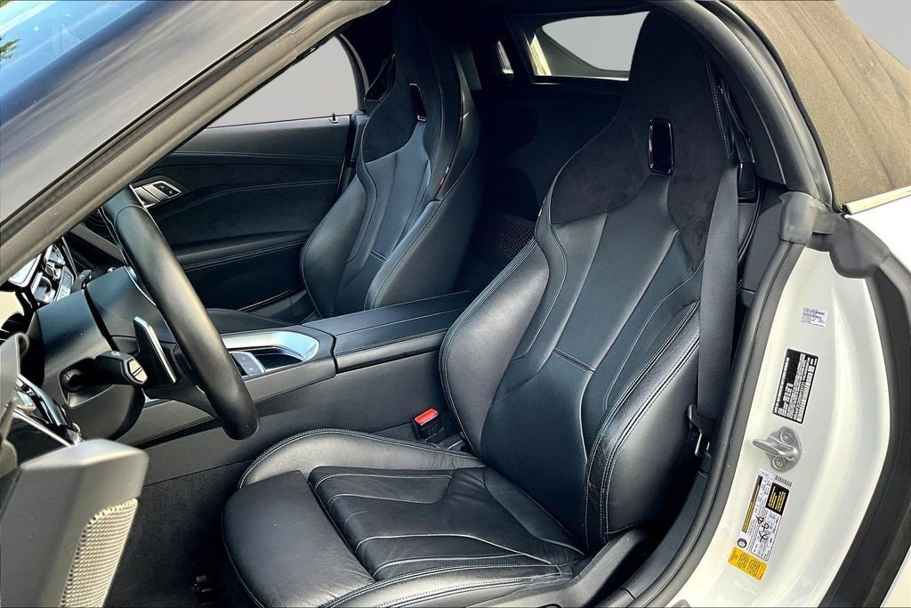 Used 2024 BMW Z4 sDrive30i w/ Premium Package image 17