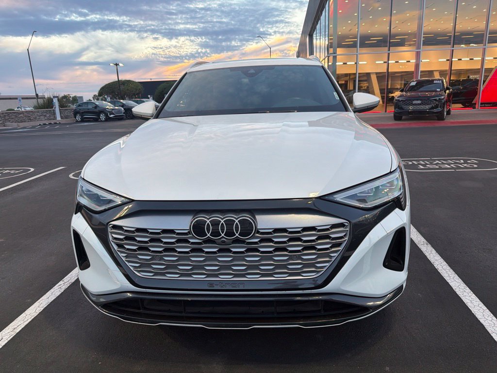 Used 2024 Audi Q8 e-tron Premium AWD/4WD image 2