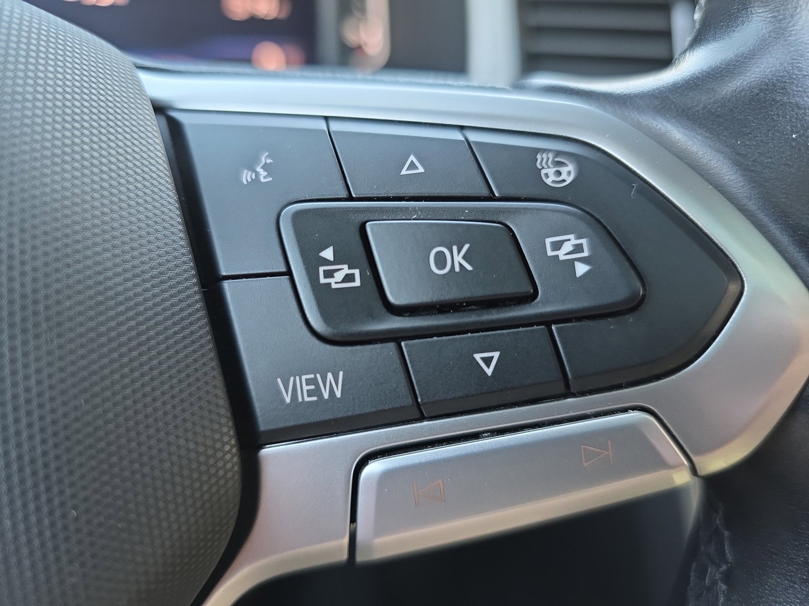 Used 2020 Volkswagen Atlas Cross Sport SEL AWD/4WD image 25