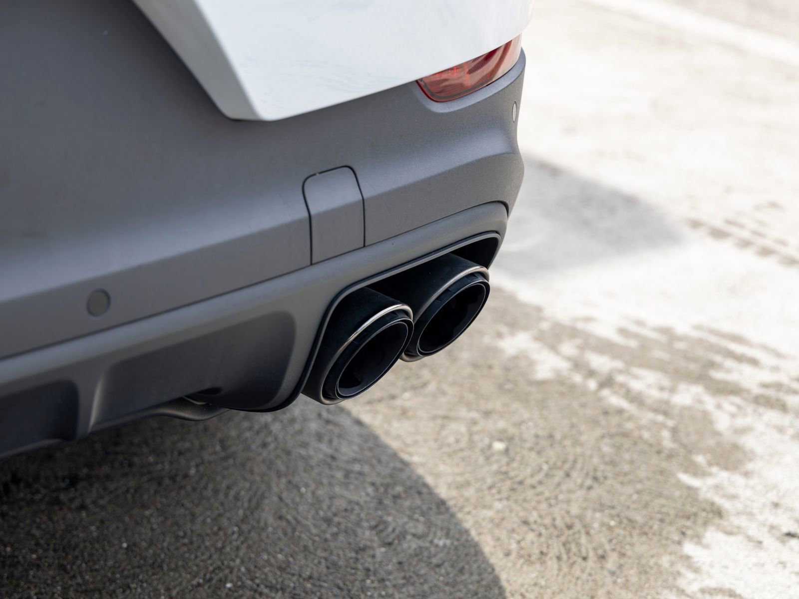 Certified 2024 Porsche Cayenne Coupe image 24