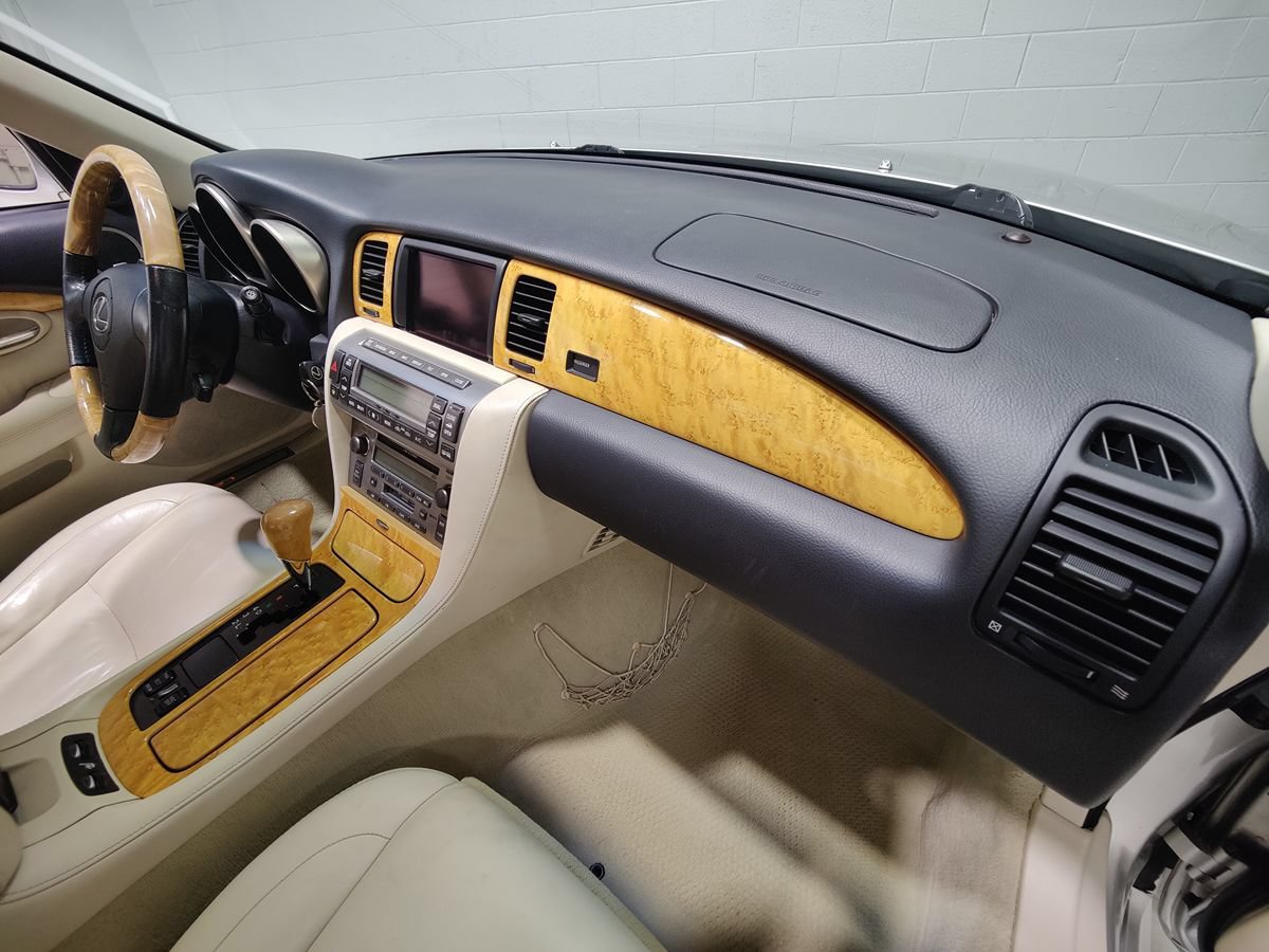 Used 2002 Lexus SC 430 Convertible RWD image 14