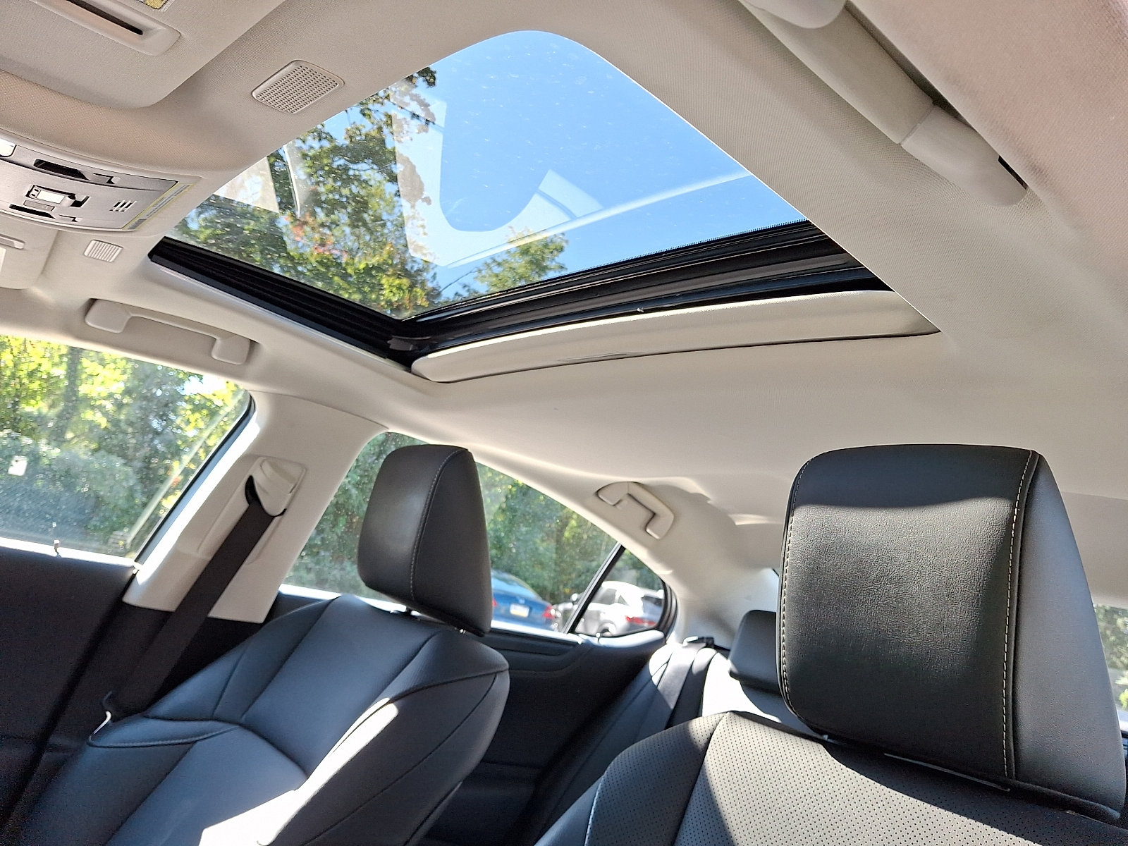 Certified 2024 Lexus ES 350 w/ Premium Package FWD image 14