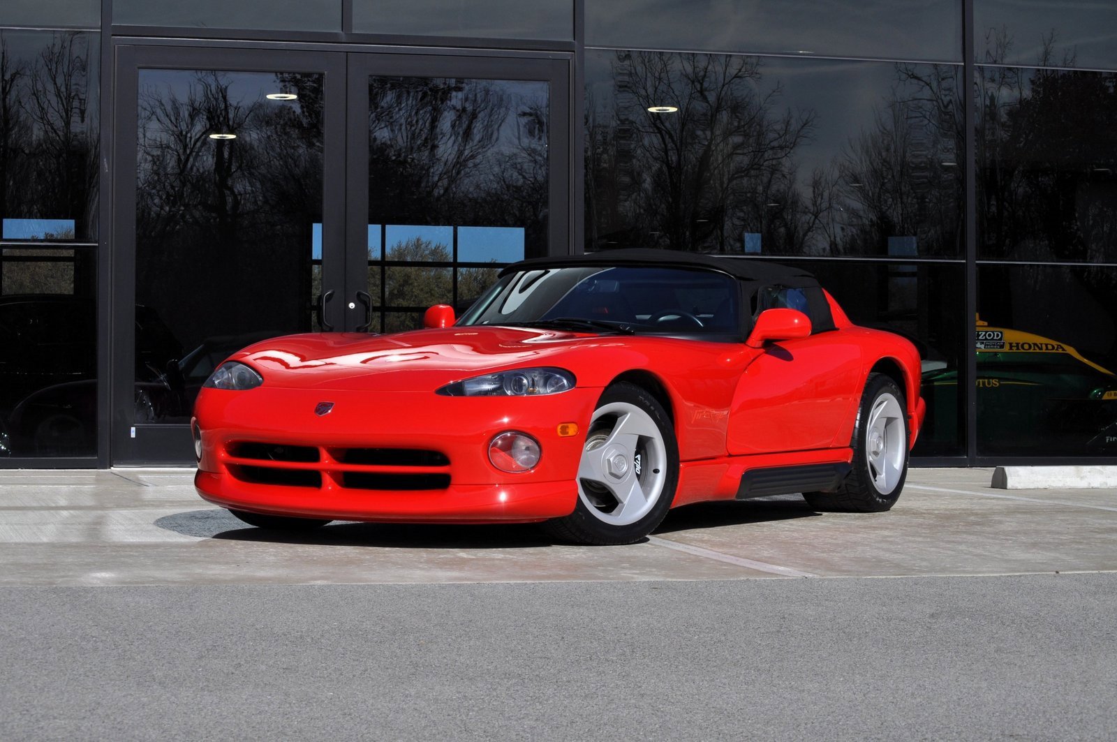 Used 1994 Dodge Viper RT/10 image 1