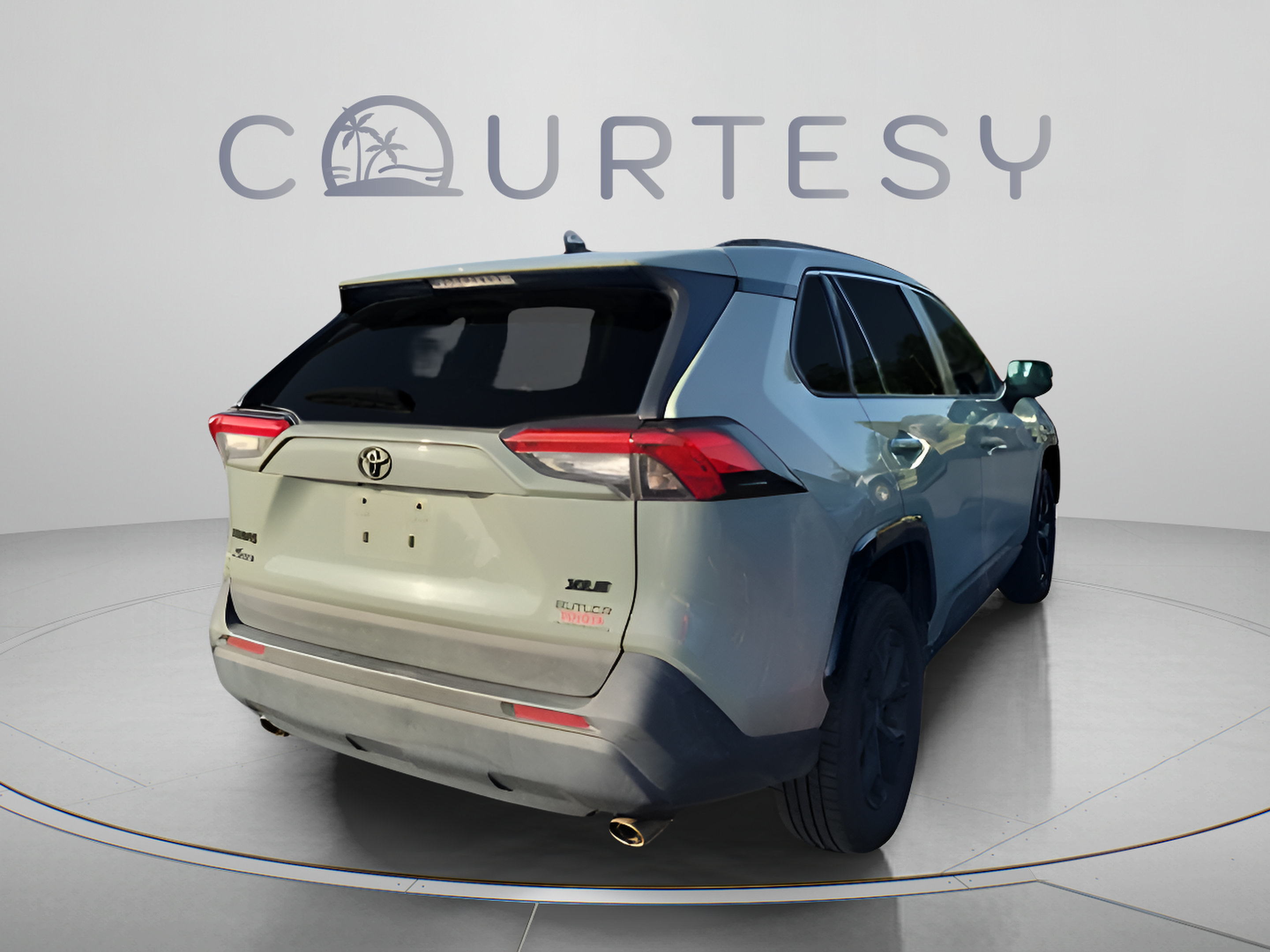 Used 2022 Toyota RAV4 XLE w/ Convenience Package FWD image 7