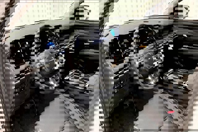 Used 2025 Hyundai Tucson Limited image 8