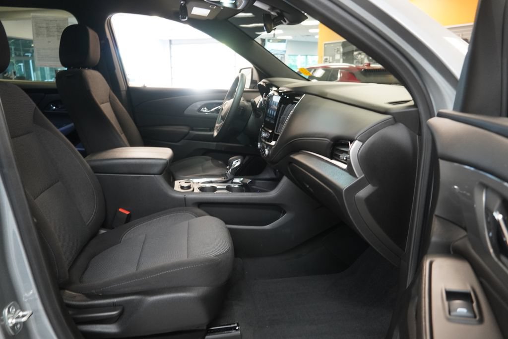 Used 2024 Chevrolet Traverse LT AWD/4WD image 38