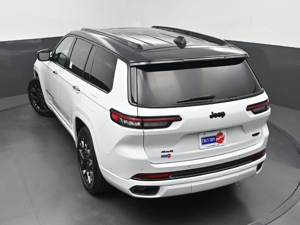 Used 2023 Jeep Grand Cherokee L Summit w/ High Altitude Package AWD/4WD image 43
