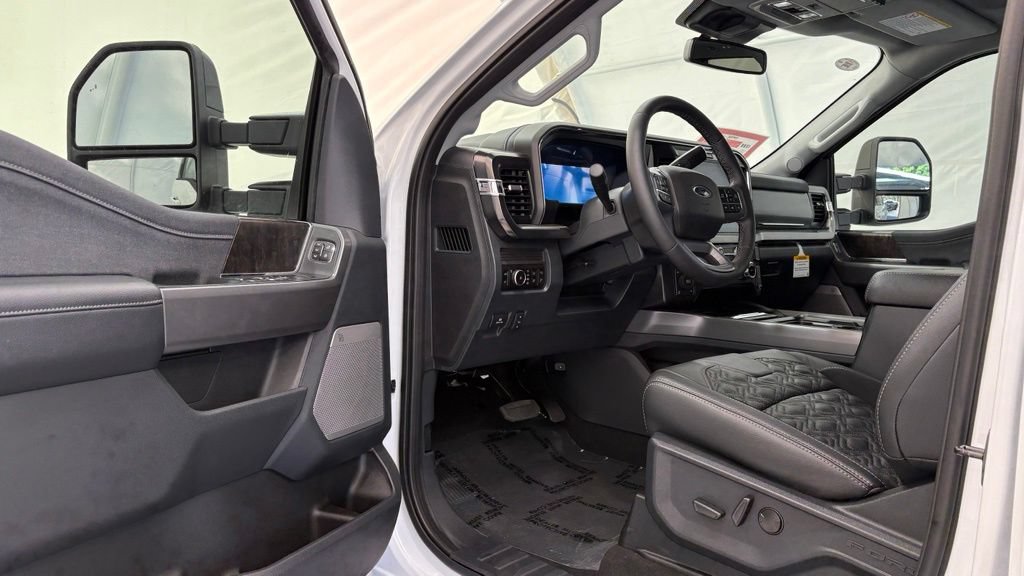 New 2026 Ford F250 Lariat w/ Black Appearance Package AWD/4WD image 32