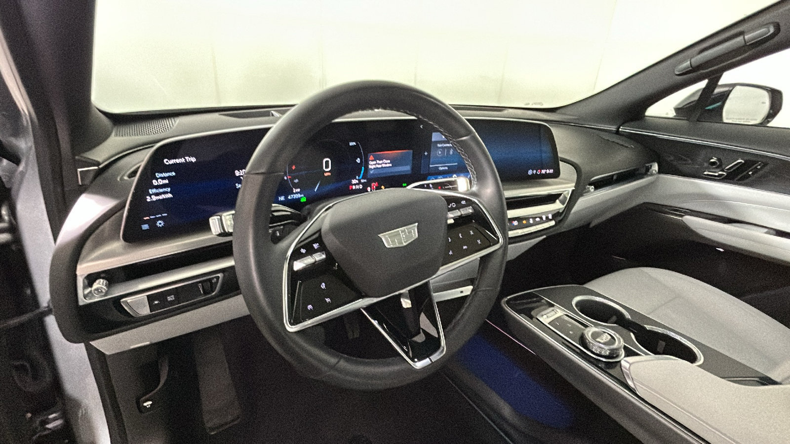 Used 2024 Cadillac Lyriq Luxury AWD/4WD image 17