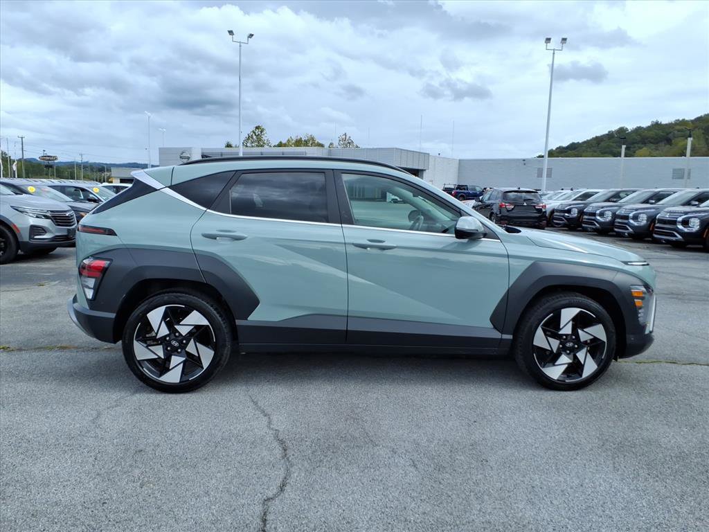 Used 2024 Hyundai Kona Limited image 15