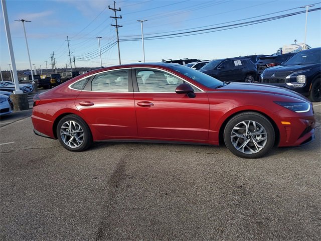Used 2023 Hyundai Sonata SEL w/ Convenience Package image 3