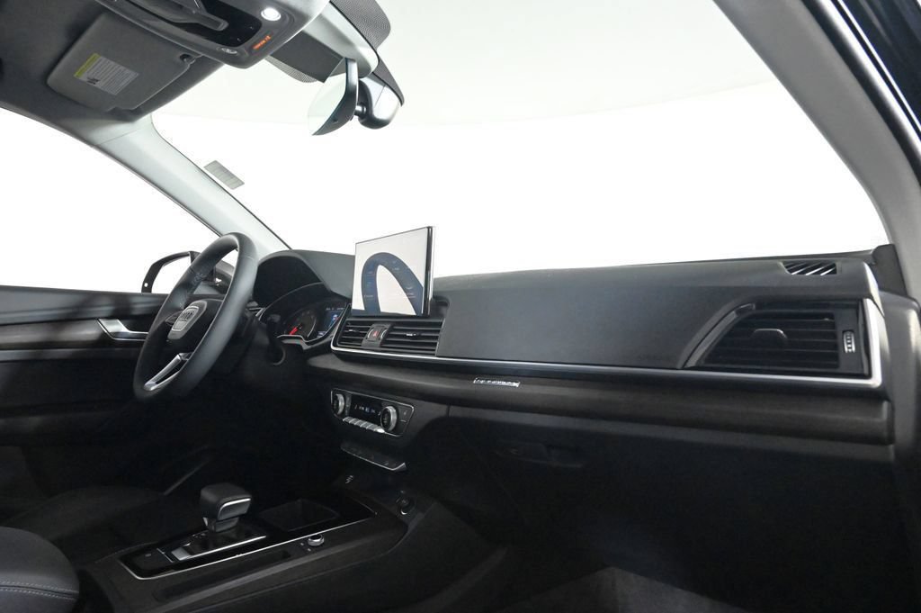 Used 2024 Audi Q5 2.0T Premium w/ Convenience Package AWD/4WD image 15