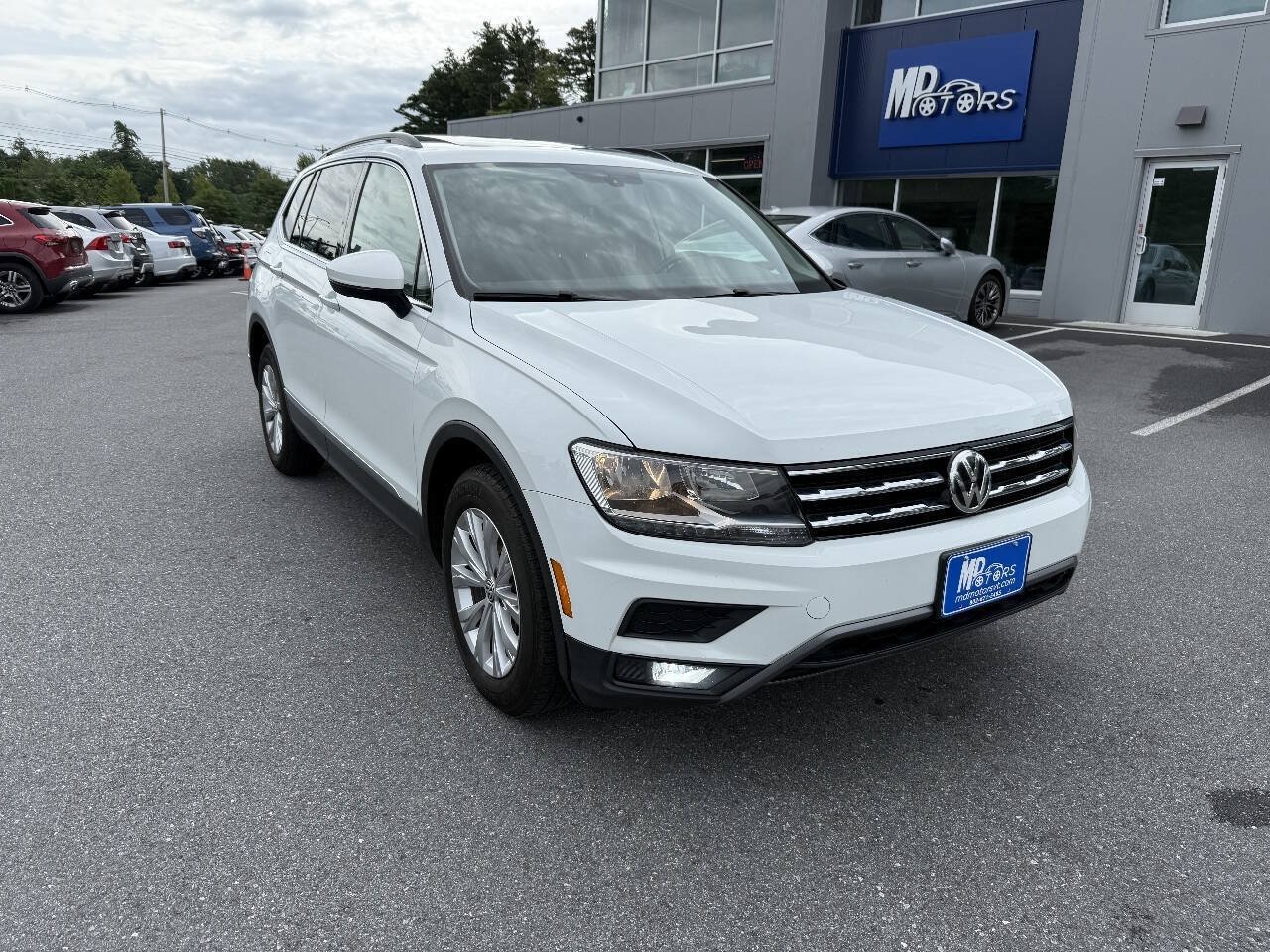 Used 2018 Volkswagen Tiguan SE w/ Panoramic Sunroof Package AWD/4WD image 4