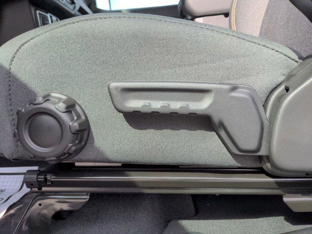 New 2025 Jeep Gladiator Willys image 10