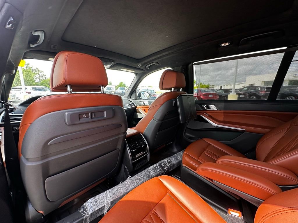 Used 2020 BMW X7 M50i image 23