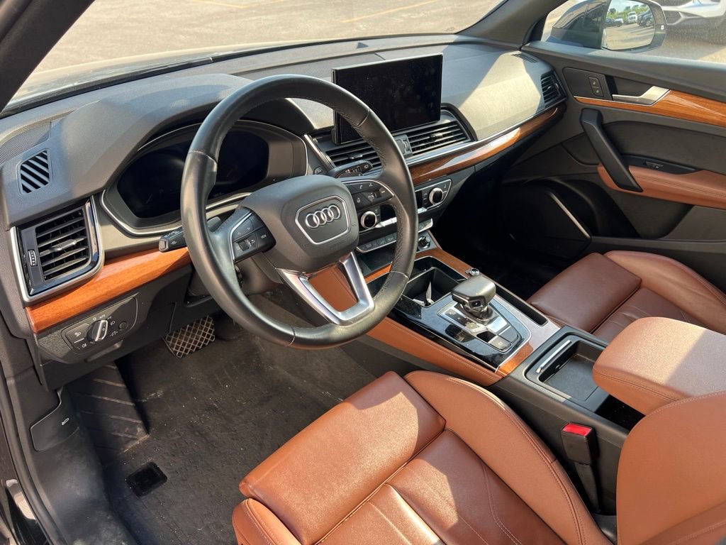 Used 2022 Audi Q5 e Premium Plus w/ Premium Plus Package AWD/4WD image 19