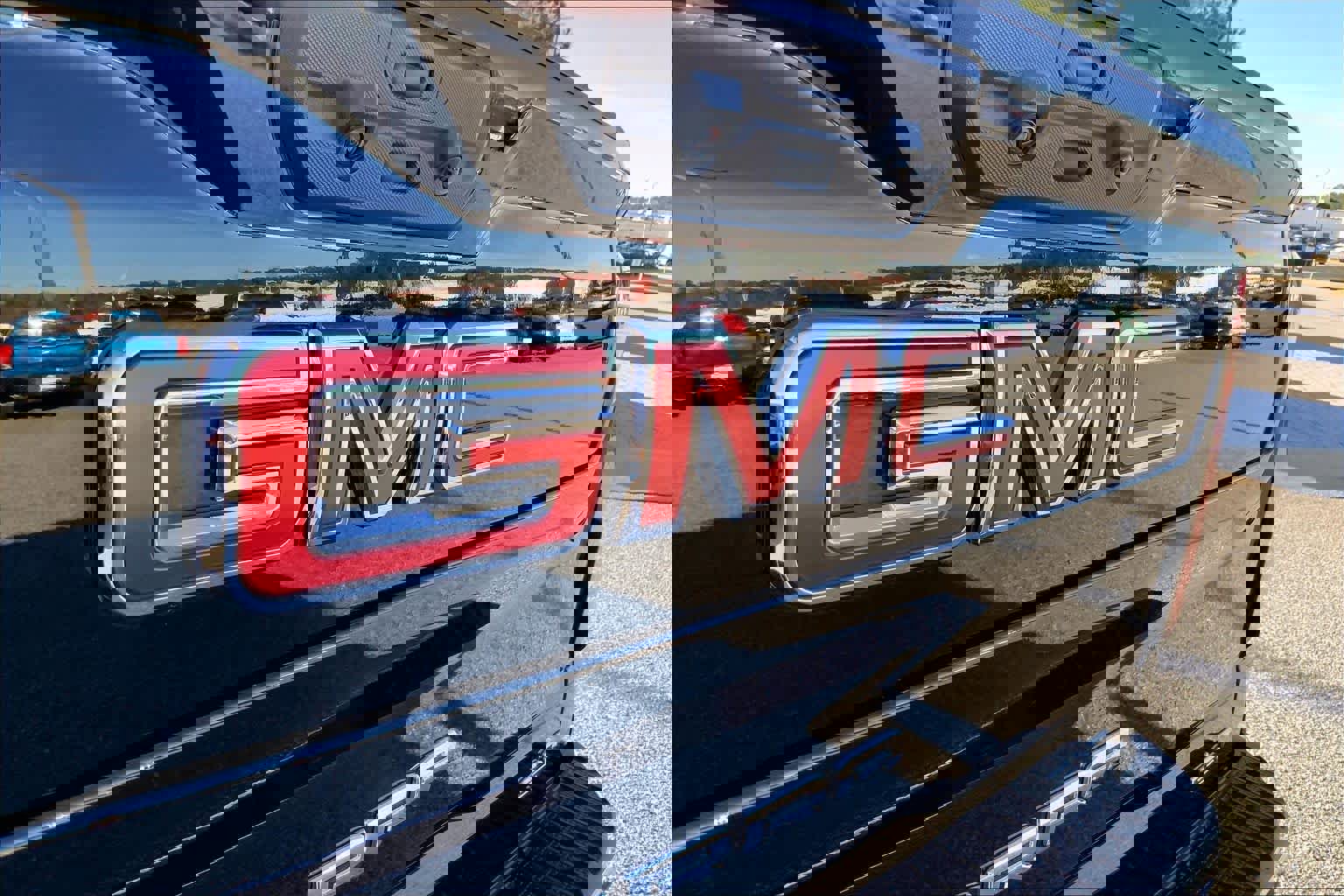 Used 2024 GMC Sierra 2500 SLT w/ SLT Premium Package image 31